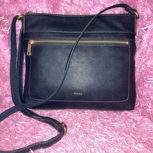 FOSSIL Evie Pebbled Leather Crossbody Purse Medium In Black (Like New)